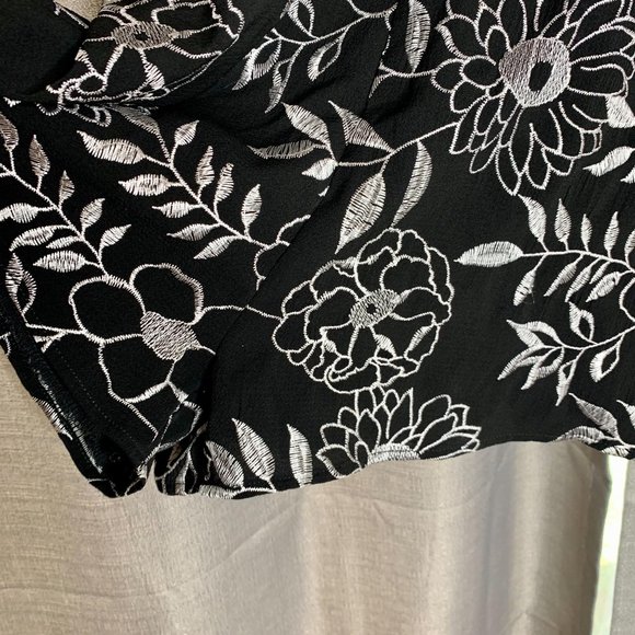 Black Silver Floral Embroidered Romper - Picture 4 of 5